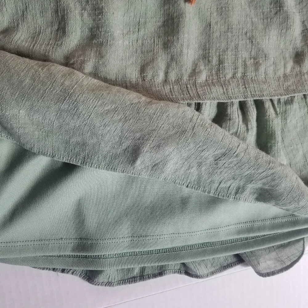 B WEAR GIRL SAGE GREEN SKIRT WITH BROWN STRETCHY BAND SIZE MEDIUM 10/12